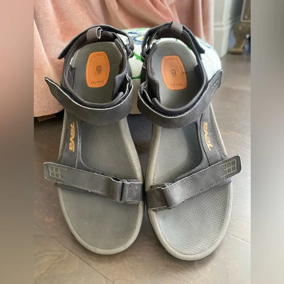 Teva Katavi Hiking Sandals - Picture 2 of 5